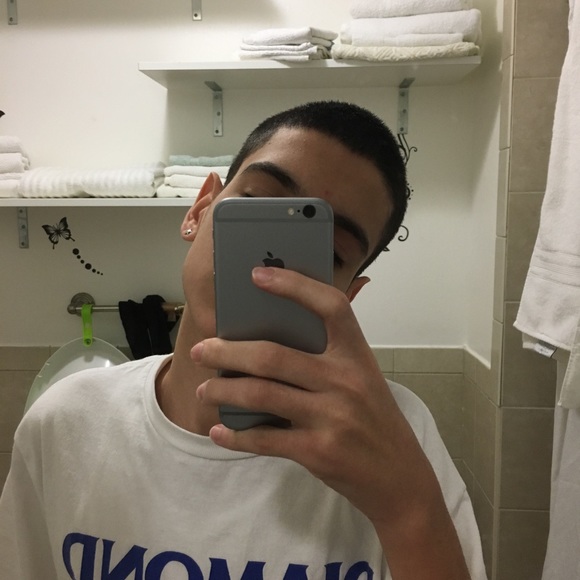 Poshmark profile picture for @claim